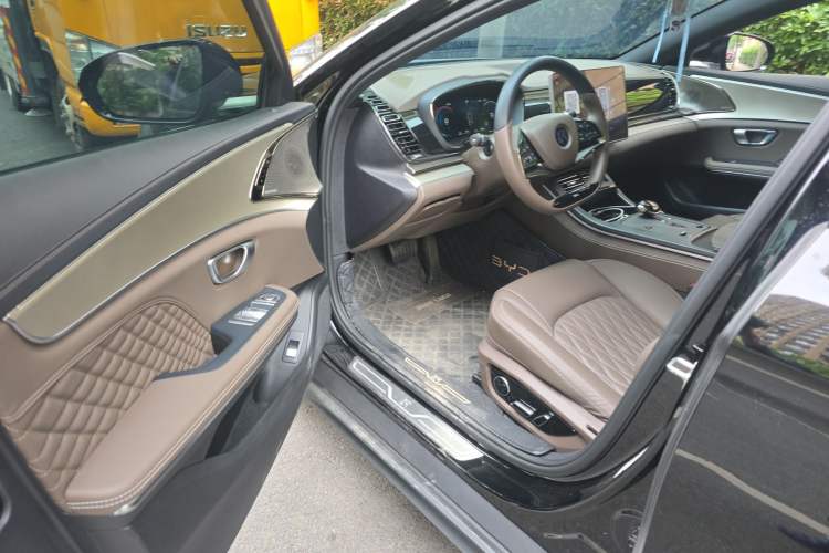 Used BYD Han 2023 DM-i Champion Edition 200KM Premium Model
