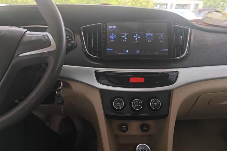 Used Baojun 730 2016 1.5L Manual Standard Version 7 Seats
