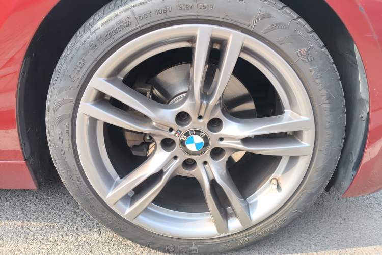 Used BMW 3 Series 2015 320Li Luxury Edition Fashion Model
