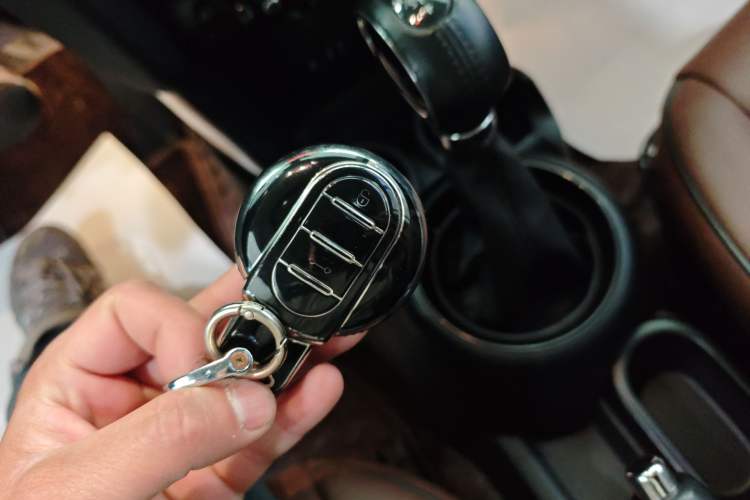 Used MINI 2016 1.2T ONE
