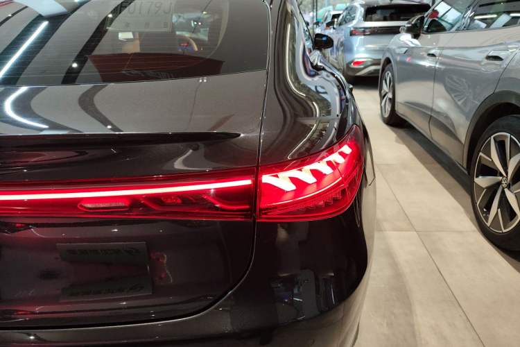 Used Mercedes-Benz EQS 2022 Updated Version 450+ Pioneer Edition Exterior 6