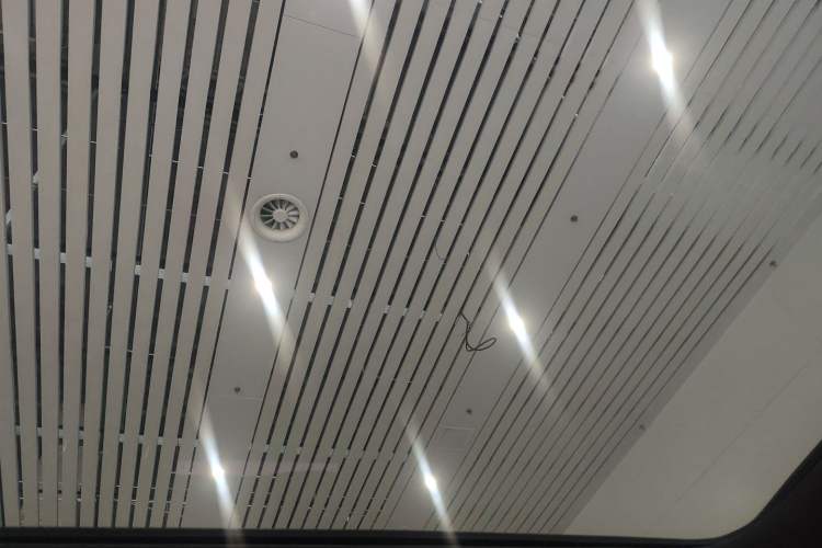 Used Zeekr 7X 2025 100 kWh Long-Range Rear-Wheel Drive with Intelligent Driving Features Headliner