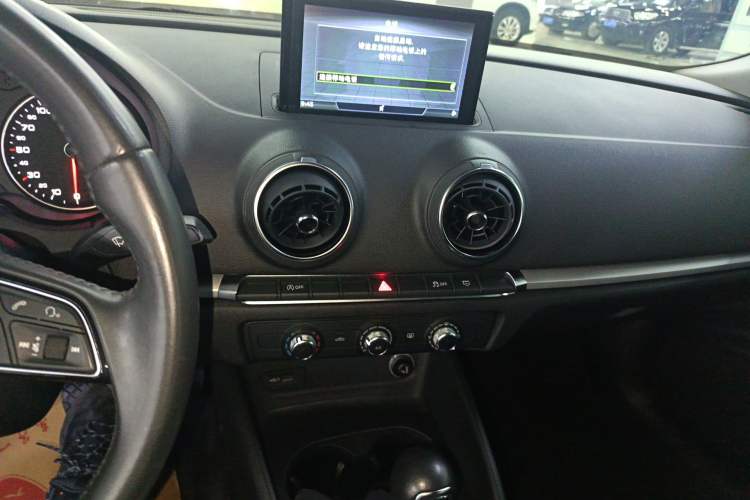 Used Audi A3 2018 30th Anniversary Edition Sportback 35 TFSI Ambition Model Audio And AC Panel