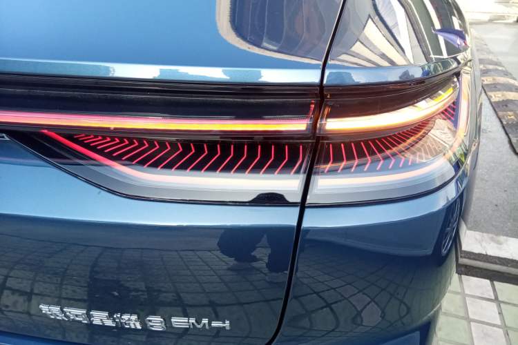 Used Geely Galaxy Galaxy 8 2025 130km EM-i Prestige Edition