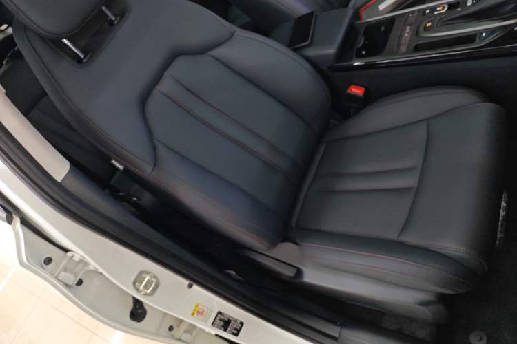 Used GAC Trumpchi GS4 2021 270T Automatic Smart Connectivity Technology Edition Right Front Seat