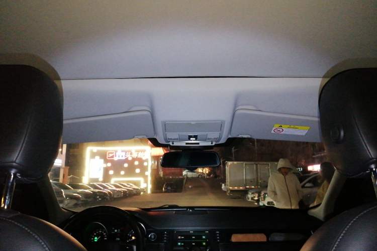 Used Land Rover Discovery Sport 2019 240 PS SE Version China VI Standard
