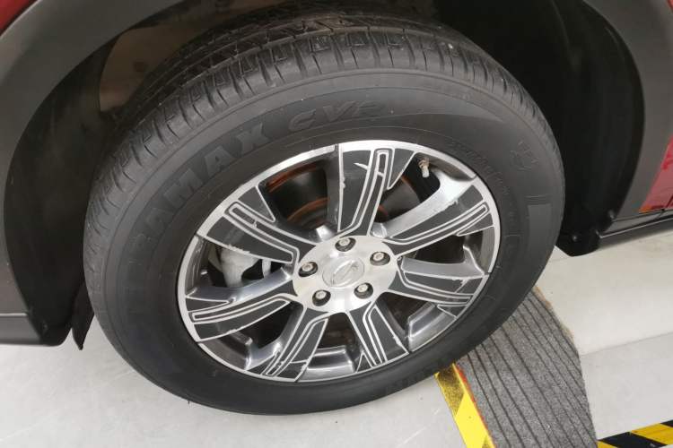 Used GAC Trumpchi GS7 2017 320T Two-Wheel-Drive Luxury Smart Connectivity Model Left Front Wheel Hub