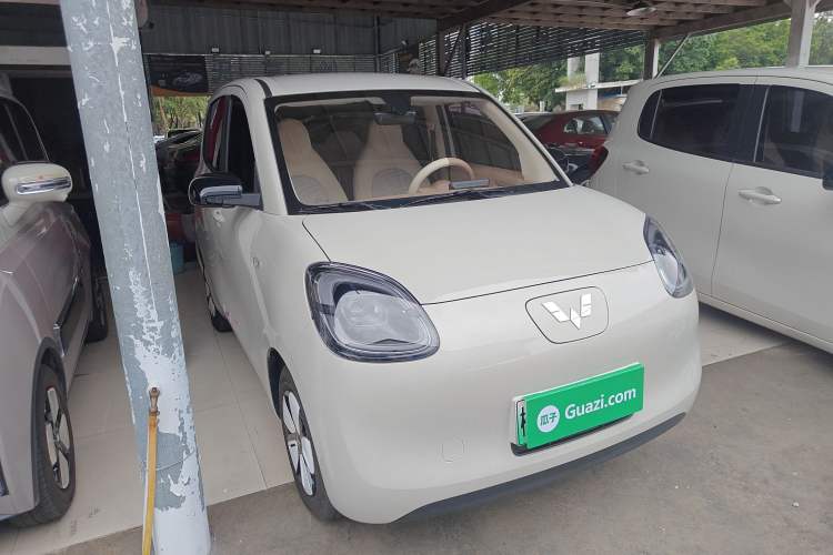 Used Wuling Hongguang MINIEV 2025 Four-Door Version Advanced Edition Front Right 45 Deg