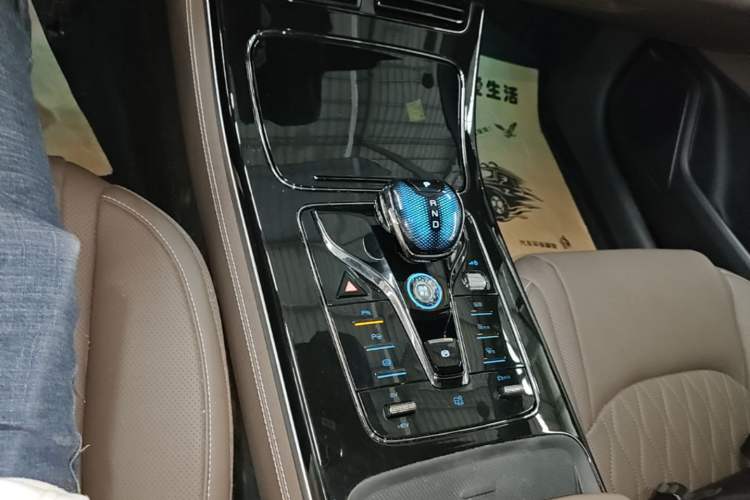 Used BYD Han 2025 DM-i Intelligent Driving Edition 125KM Prestige Model