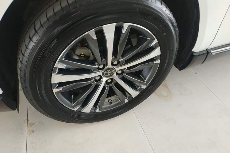 Used Toyota Venza 2023 2.0L CVT Two-Wheel Drive Luxury Edition
