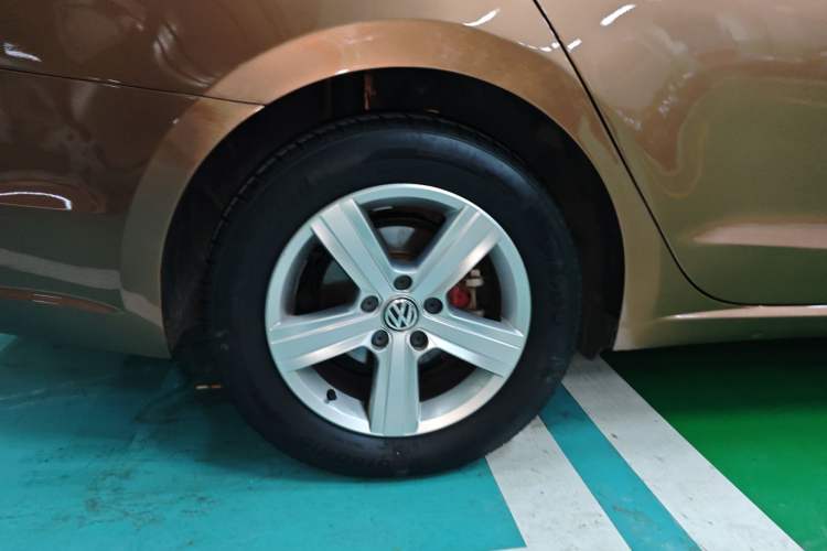 Used Volkswagen Lamando 2017 230TSI DSG Fashion Edition Right Rear Wheel Hub