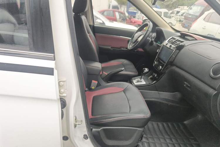 Used HYOSOW H2 2015 1.5L AMT Prestige Version BJ415C
