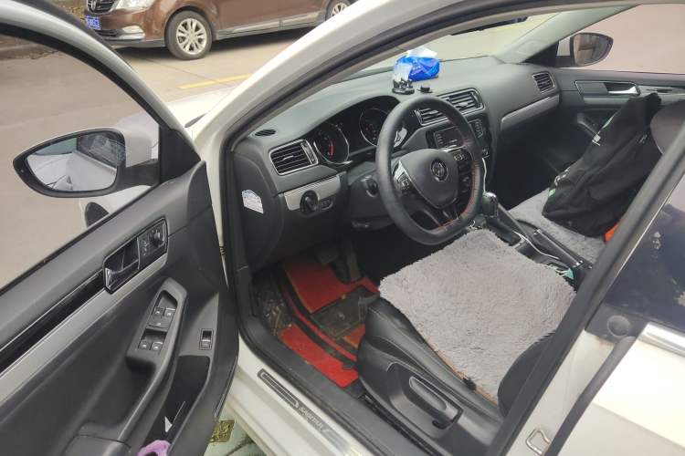 Used Volkswagen Sagitar 2018 280TSI DSG Comfort Model Driver Seat