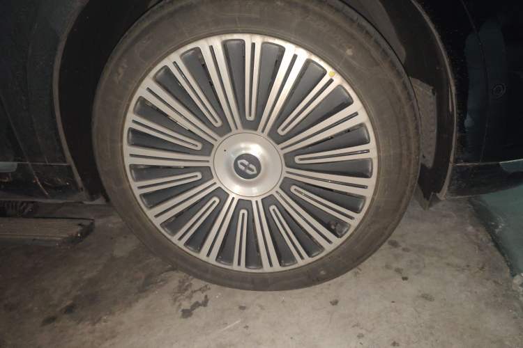 Used Hima AITO M9 2025 Extended-Range Ultra Version 52 kWh 6-Seater
