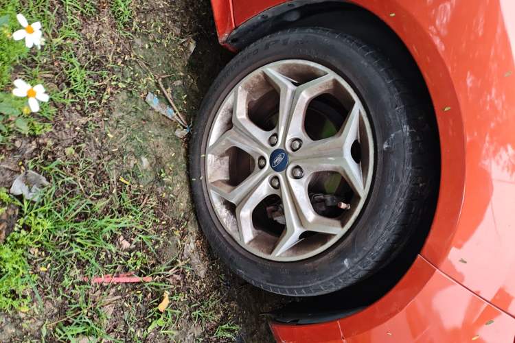 Used Ford Focus 2012 Hatchback 2.0L Automatic Luxury Sport Model