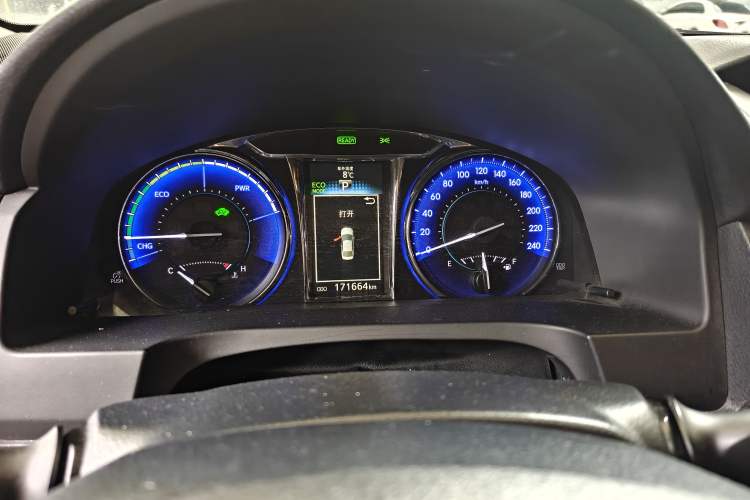 Used Toyota Camry 2016 Dual-Engine 2.5 HG 10th Anniversary Deluxe Navigation Edition
