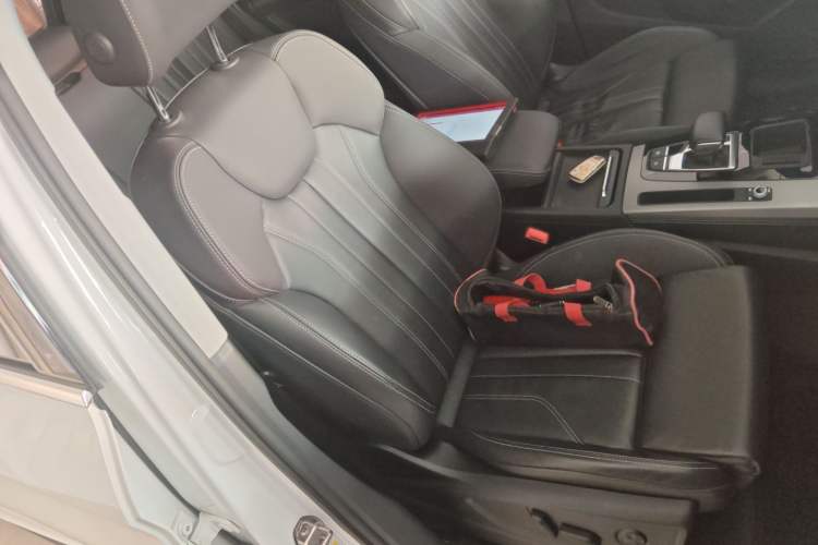 Used Audi Q5L 2022 40T Fashionable and Dynamic Model
