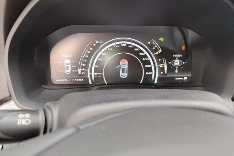 Used Wey VV7 2017 2.0T Flagship Model Odometer Close Up