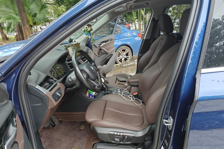 Used BMW X1 2020 sDrive25Li Leading Model
