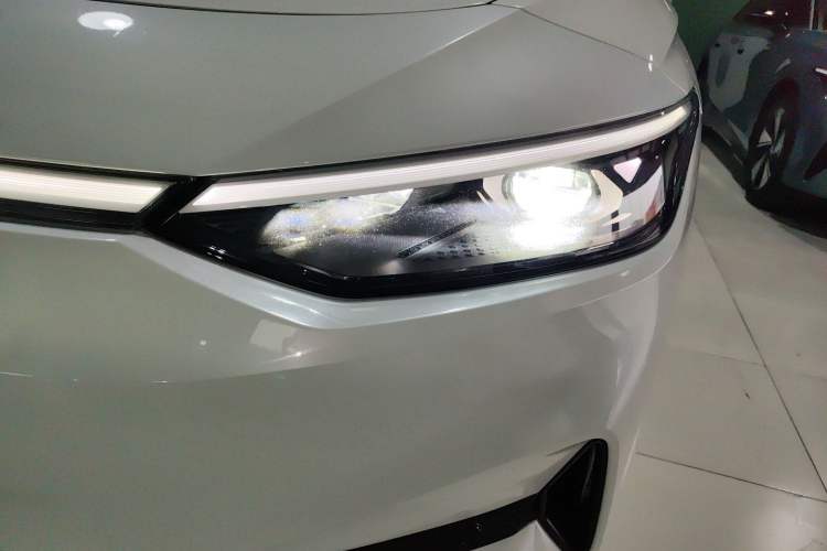 Used Volkswagen ID.7 VIZZION 2024 First Edition Left Front Headlight