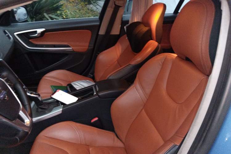 Used Volvo V60 2015 T5 Zhiya Edition