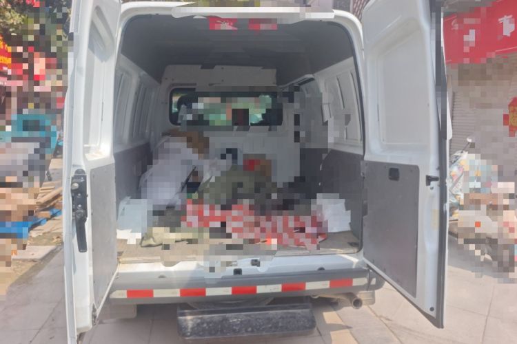 Used JMC Transit 2019 2.8T Commercial Version Short Wheelbase Mid-Roof 3-Seater China VI Standard JX493
