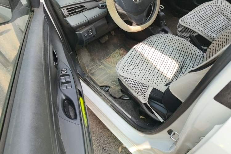 Used Toyota YARiS L Zhi Xiang 2017 1.5E CVT Dynamic Edition Driver Seat