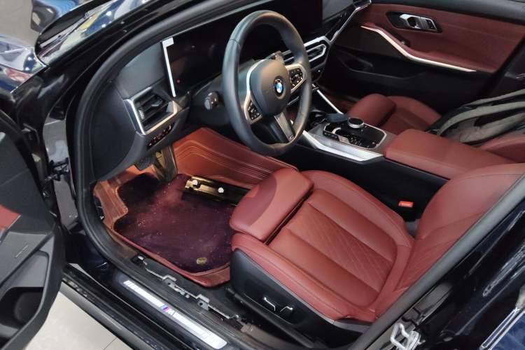 Used BMW 3 Series 2024 325i M Sport Night Edition Package Driver Seat