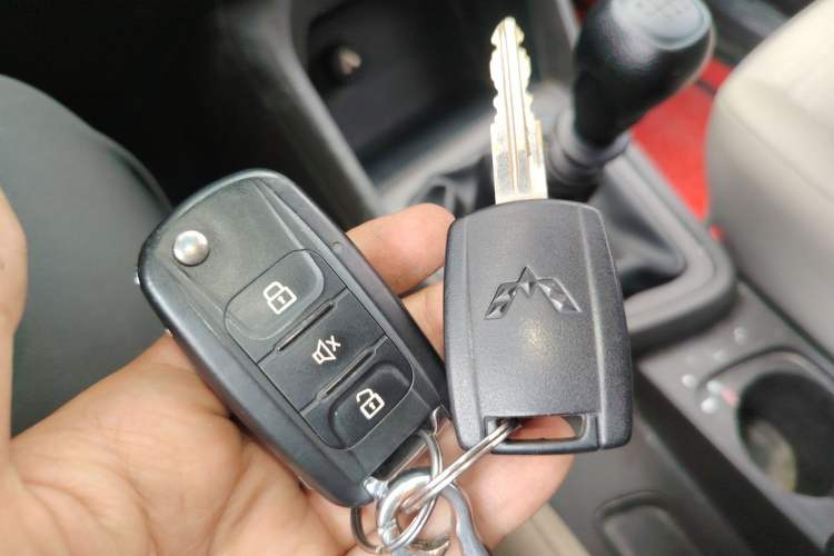 Used Wuling Hongguang V 2022 1.5L Jingqu Version Hydraulic Power Steering LAR