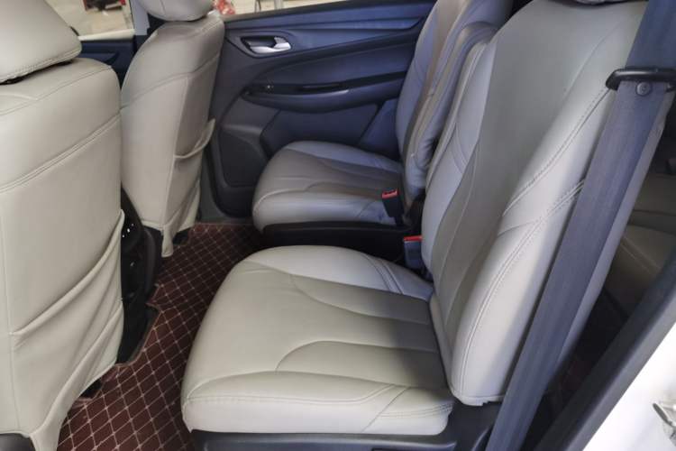 Used Baojun 730 2019 1.5L Manual Fashion Model 7-seater China VI Left Rear Seat