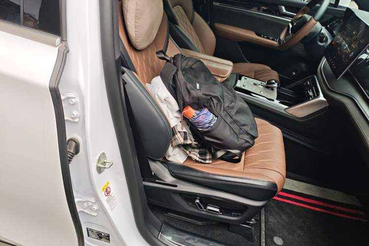 Used BYD Tang New Energy 2023 DM-i Champion Edition 112KM Prestige Model Right Front Seat