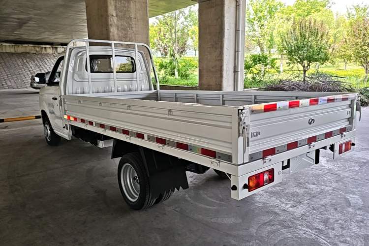 Used Ruichi C5 2025 Model All-Electric Single-Row Pioneer Flatbed