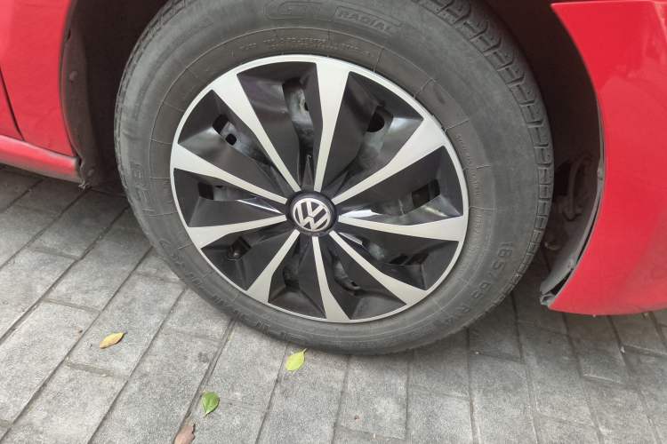 Used Volkswagen Polo 2011 1.4L Manual ZhiLe Edition Right Front Wheel Hub