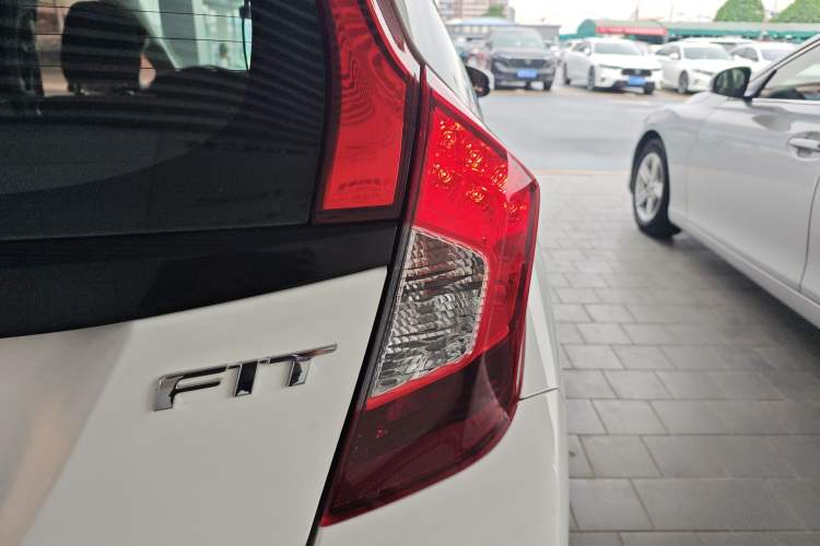 Used Honda Fit 2018 1.5L CVT Comfort Sunroof Version
