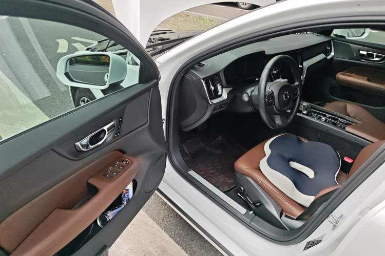 Used Volvo S60 2022 B4 Zhiyi Luxury Edition