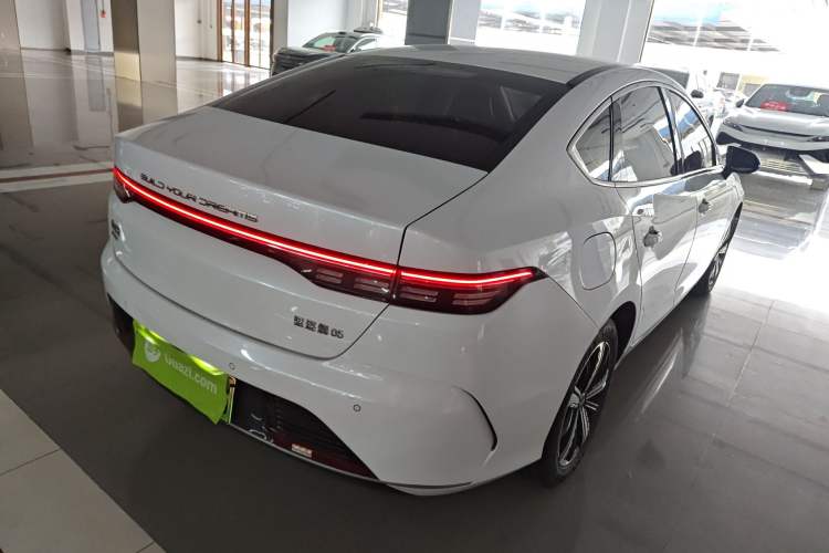 Used BYD Destroyer 05 2022 DM-i 55KM Prestige Model Rear Right 45 Deg