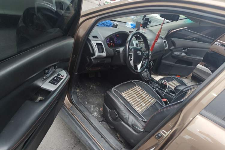 Used BYD S6 2014 2.4L Automatic Prestige 5-Seater