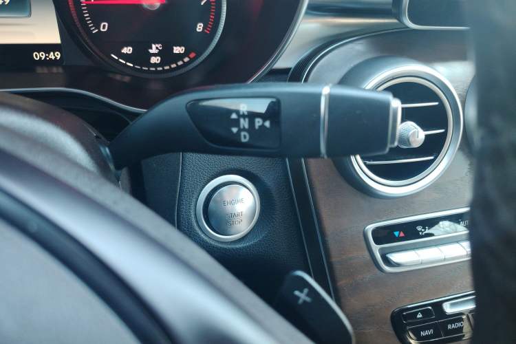 Used Mercedes-Benz GLC 2017 GLC 300 4MATIC Sport Edition Gear Lever