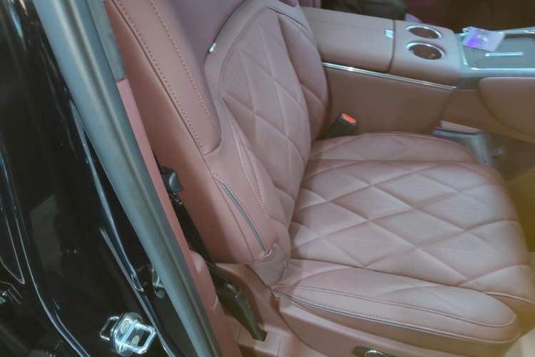 Used VOYAH Titan 2026 Model Max+ Right Front Seat