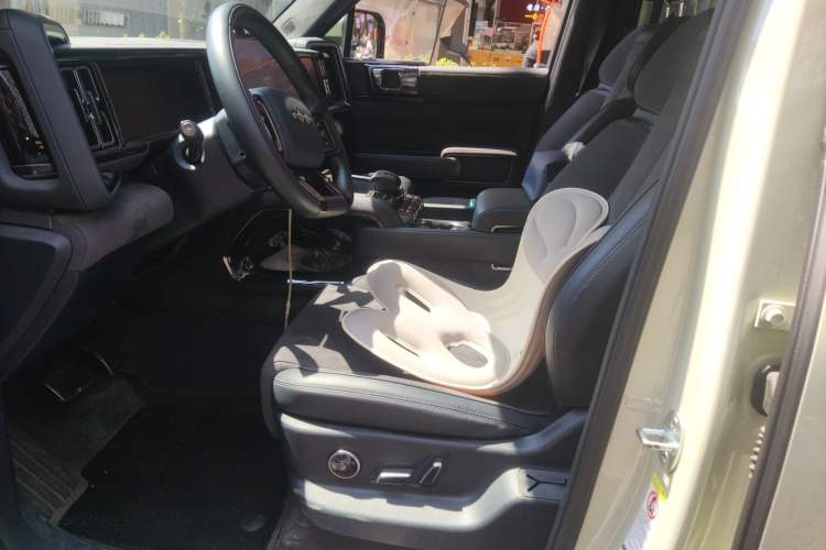 Used Formula Leopard 5 2023 Cloud Ride Flagship Edition