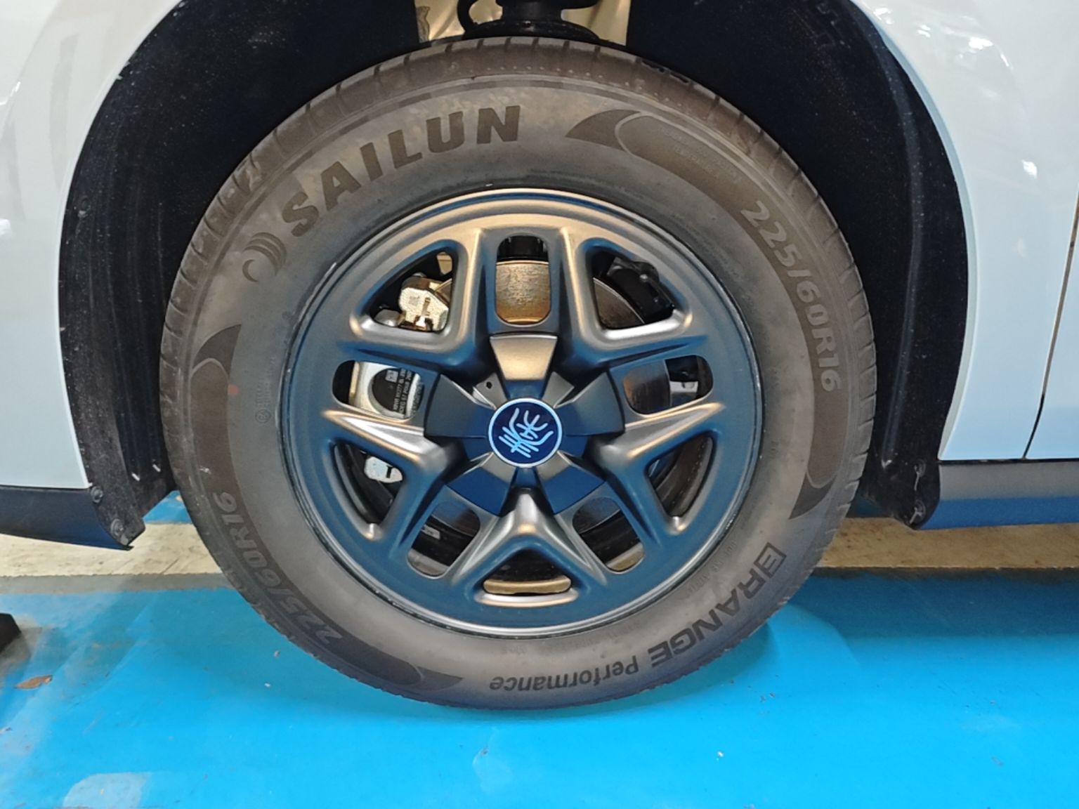 BYD Qin PLUS 2026 DM-i 128KM Progressive Model — снимка 10