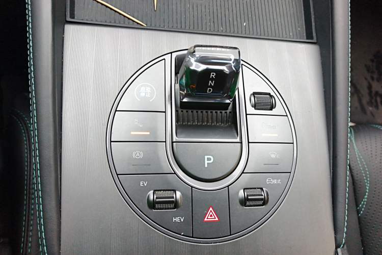 Used BYD Seal 06 New Energy 2024 DM-i 120KM Flagship Model Gear Lever