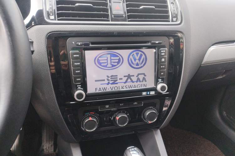 Used Volkswagen Sagitar 2015 230TSI Automatic Comfort Version
