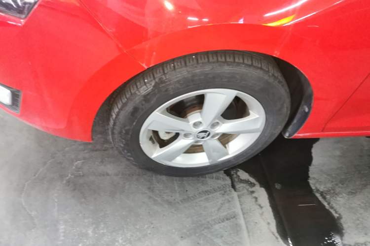 Used Skoda Rapid Spaceback 2016 Revised 1.6L Automatic Chuanxing Version
