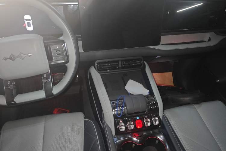 Used Formula Leopard Leopard 5 2023 Navigator Edition