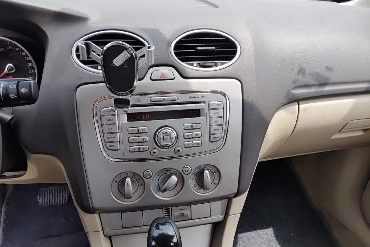 Used Ford Focus 2011 Hatchback 1.8L Automatic Fashion Edition
