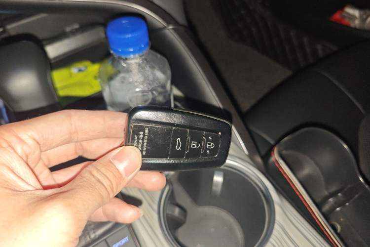 Used Toyota Camry 2019 Dual-Engine 2.5 HG Luxury Edition China VI Standard