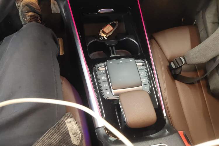 Used Mercedes-Benz GLB 2021 GLB 200 Dynamic Edition Gear Lever