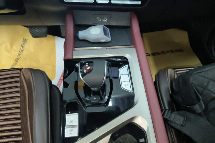 Used JETOUR X70 2023 1.5T DCT Beyond PRO Edition 5-Seater
