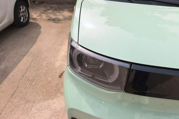 Used Wuling Hongguang MINIEV 2021 Macaron Fashion Model Lithium Iron Phosphate Right Front Headlight